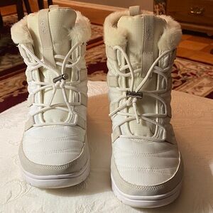 Ryka Women's White Winter Boots with Fur Trim Size 10M